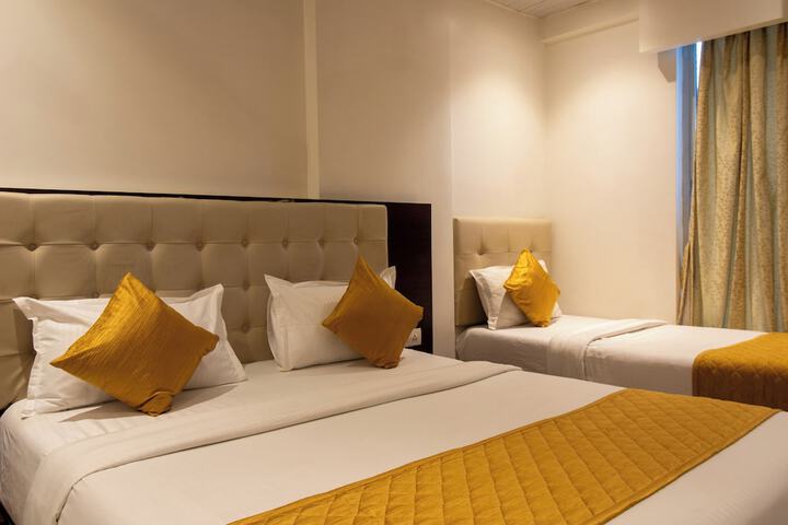 Room 32 of 86