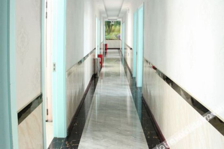 Hotel Interior 7 of 23