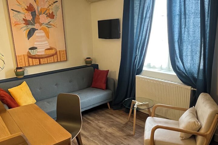 Room 33 of 50