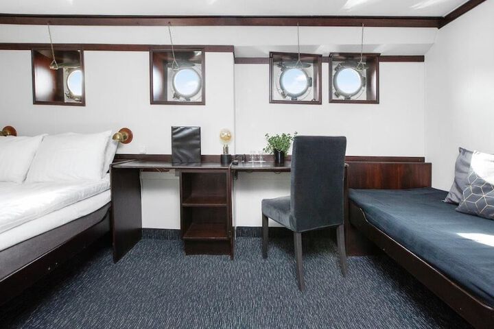 Room 15 of 66