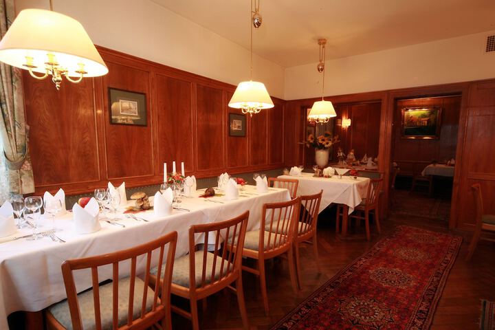 Dining 52 of 93