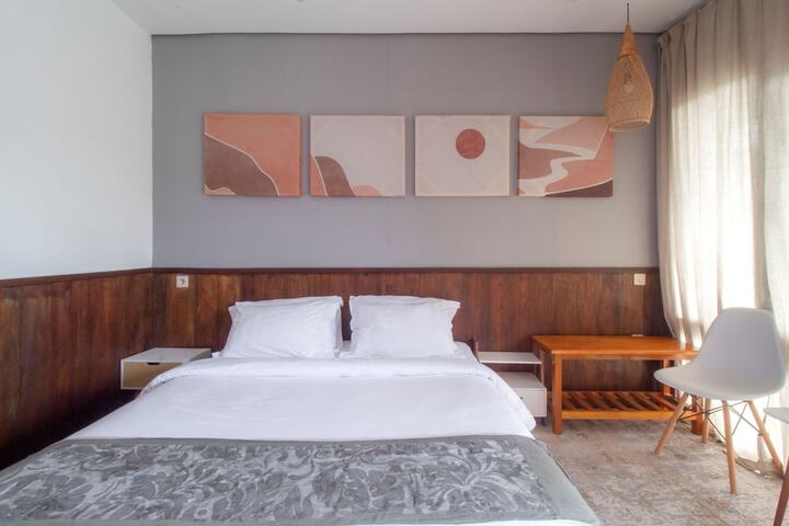 Room 3 of 56