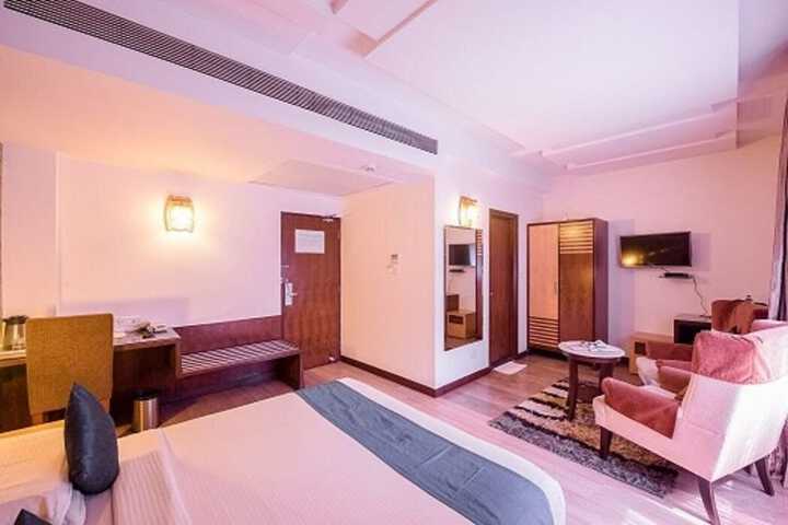 Room 19 of 34
