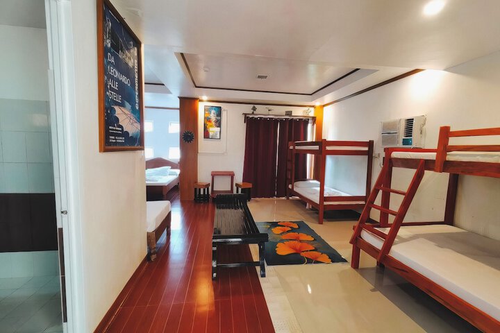 Room 9 of 85