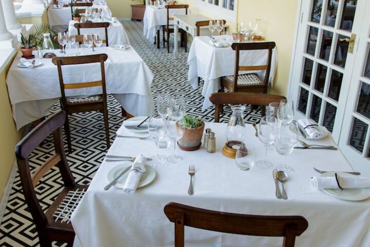Dining 48 of 82