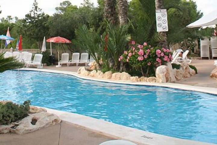 Pools & Facilities