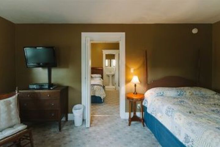Room 28 of 47