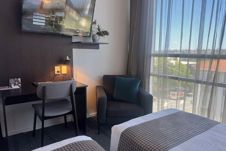 Room 10 of 30
