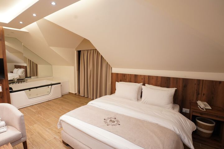 Room 19 of 29