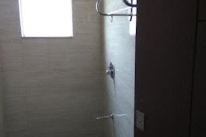 Room 16 of 19