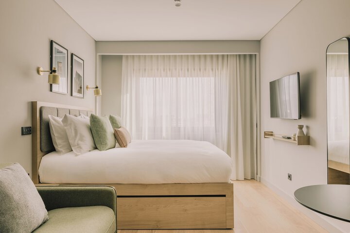 Room 12 of 43