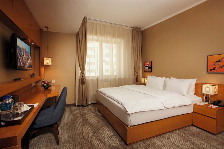 Room 13 of 63