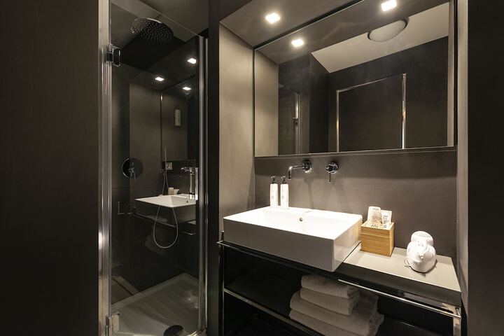 Room 43 of 72