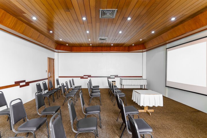 Ballroom/Hall 64 of 78