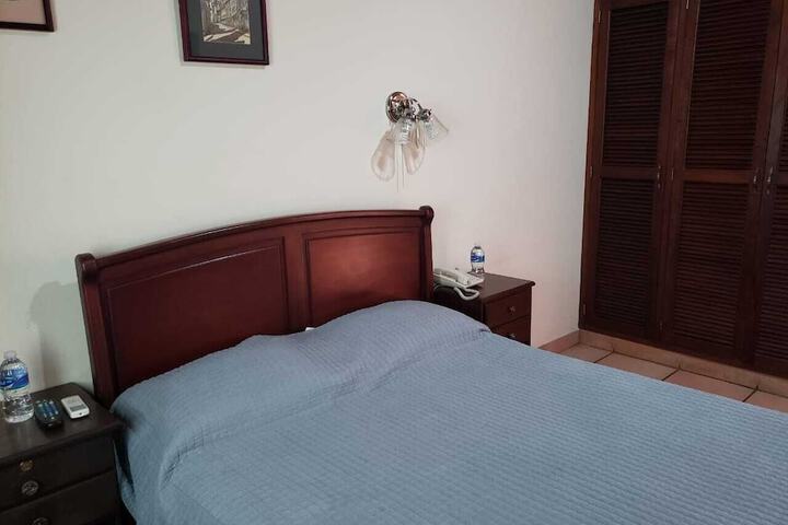 Room 8 of 40