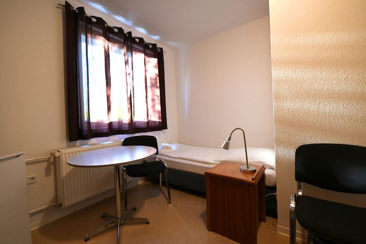 Room 12 of 30
