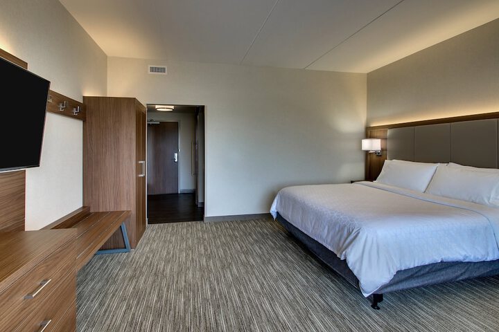 Standard | King Bed (16 of 30)