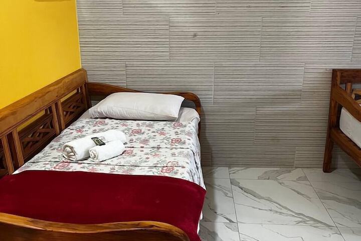 Room 6 of 10