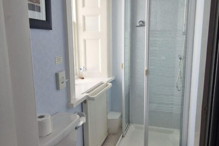 Room 11 of 20
