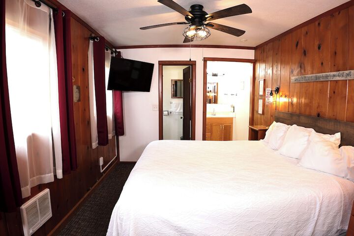 Room 128 of 341