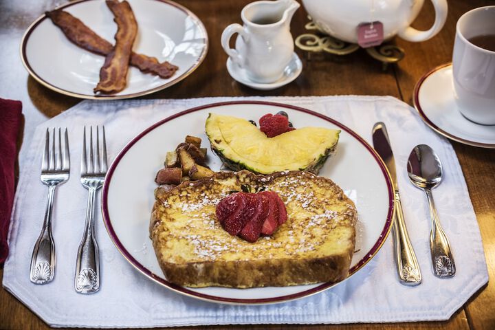 Breakfast/Coffee Service 22 of 27