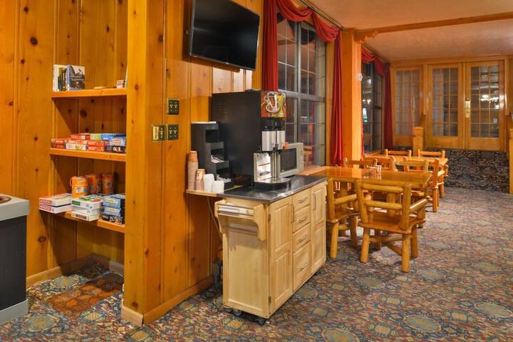 Entrance & Lobby