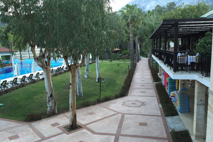 Hotel Pool