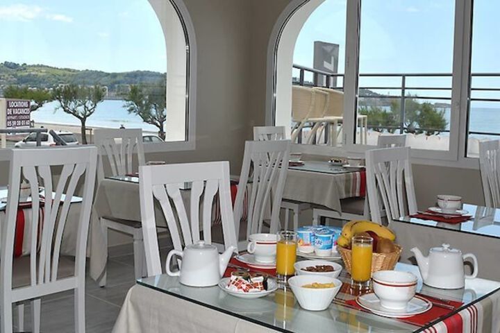 Breakfast/Coffee Service 41 of 53