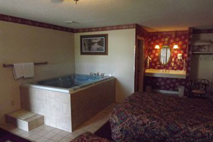 Hot Tub 22 of 23