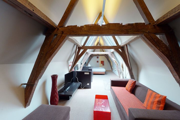 Room 40 of 61
