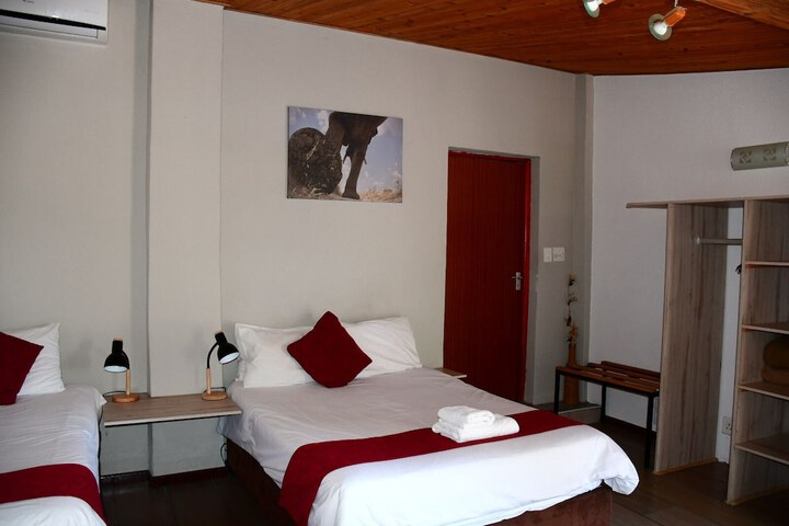 Room 27 of 94