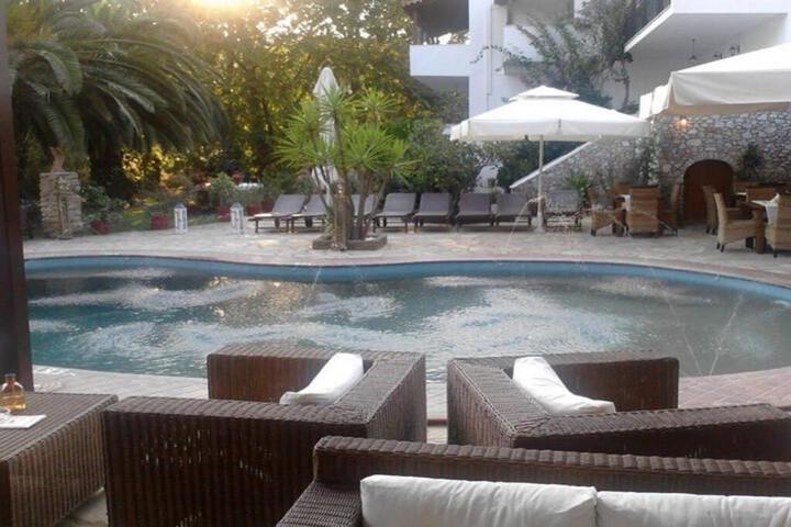 GREEN PARK SKIATHOS