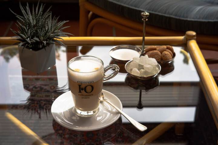 Breakfast/Coffee Service 19 of 35