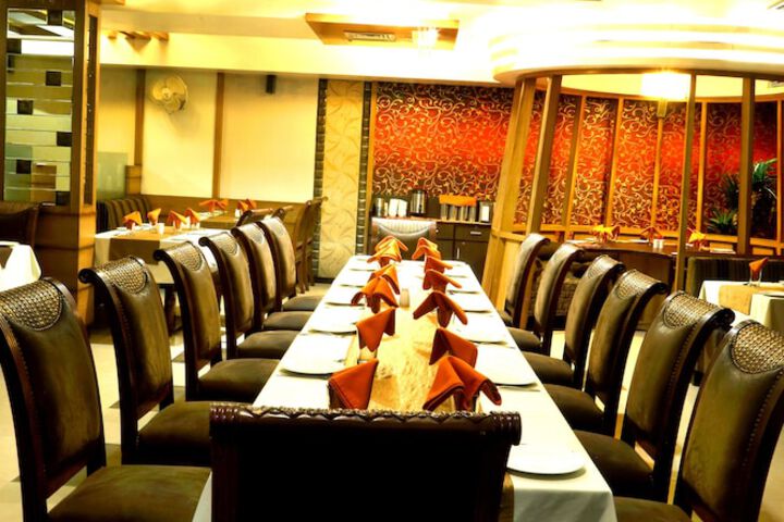 Dining 49 of 56