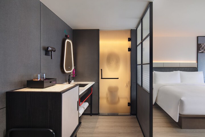 Room 75 of 96