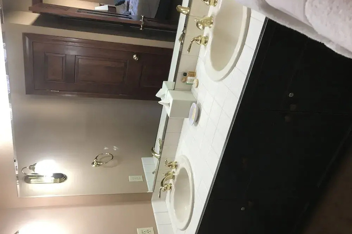 Room 8 of 21