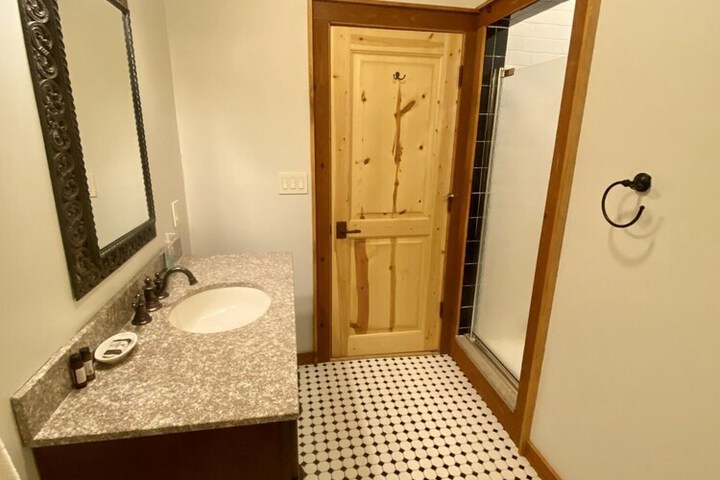 Room 162 of 241