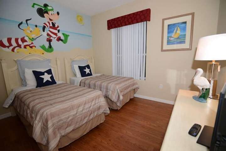 Room 4 of 11