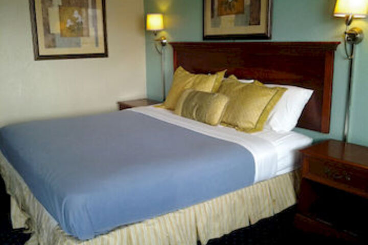 Room 13 of 39