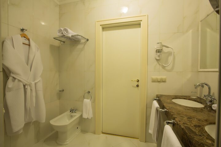 Room 19 of 92