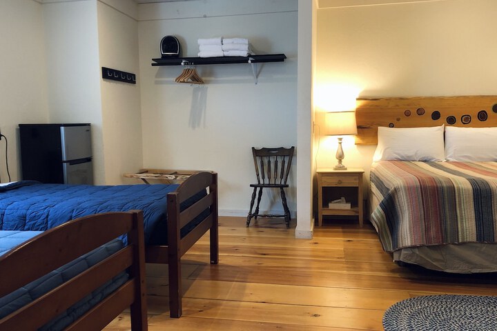Room 42 of 77