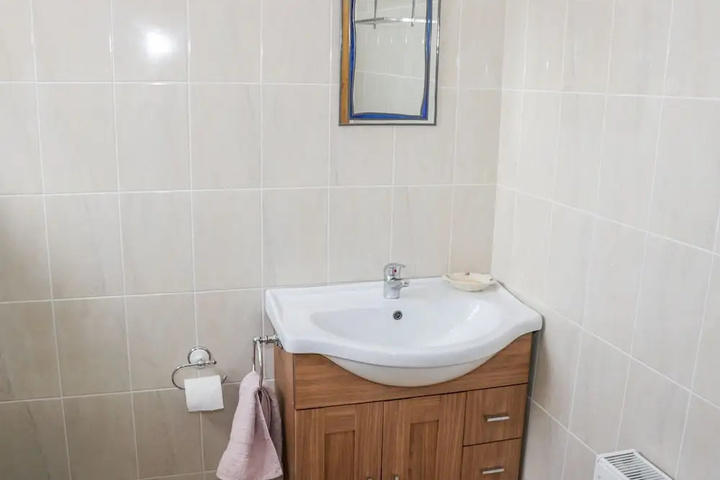 Room 8 of 13