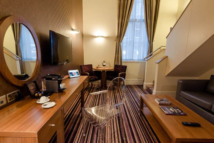 Room 30 of 67