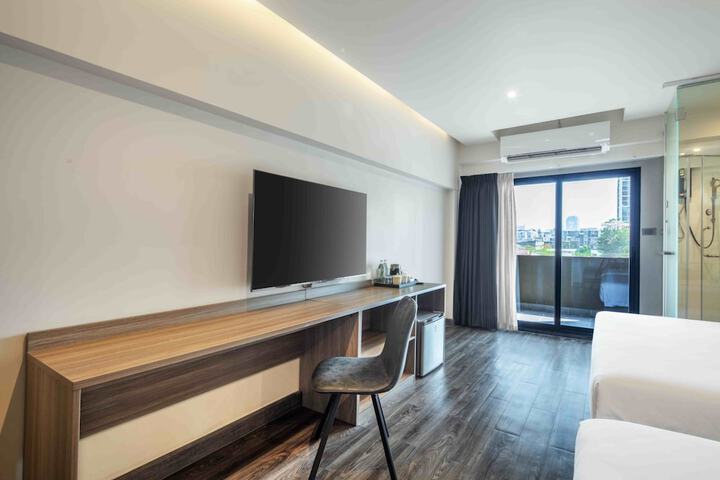 Room 16 of 96