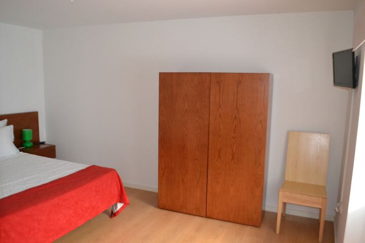 Room 11 of 38