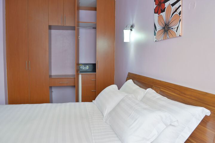 Room 4 of 26