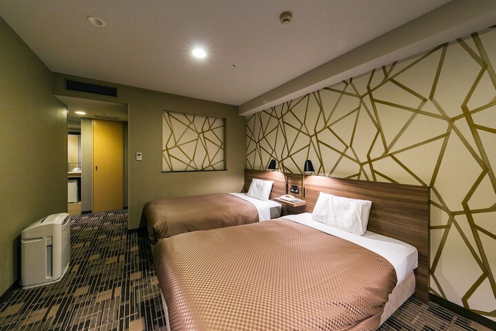 Room 11 of 41