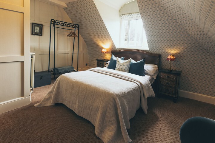 Room 42 of 83