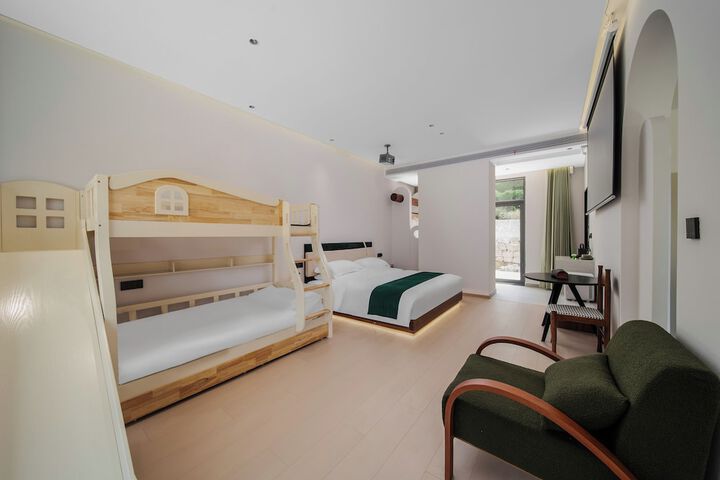 Room 14 of 113
