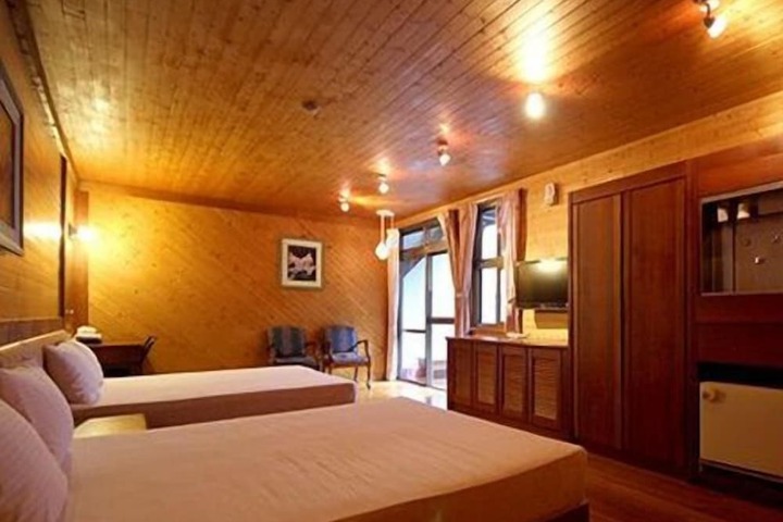 Room 5 of 42